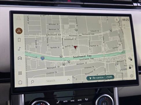 Used 2023 Land Rover Range Rover SE image 14