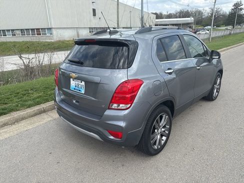 Used 2020 Chevrolet Trax LT w/ Sun & Sound Package image 3