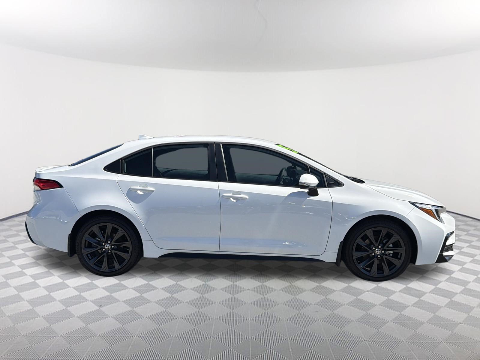 Certified 2025 Toyota Corolla SE FWD image 18