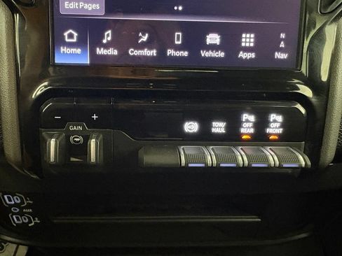 Used 2025 RAM 2500 Big Horn AWD/4WD image 30