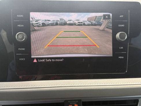 New 2026 Volkswagen Taos SE FWD image 25