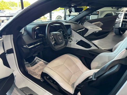Used 2024 Chevrolet Corvette Stingray Preferred Conv w/ 2LT RWD image 9