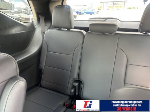 Used 2025 Chevrolet Traverse LT image 23