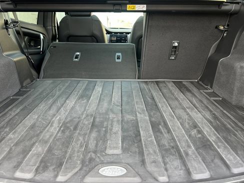 Certified 2025 Land Rover Discovery Sport Dynamic SE image 16