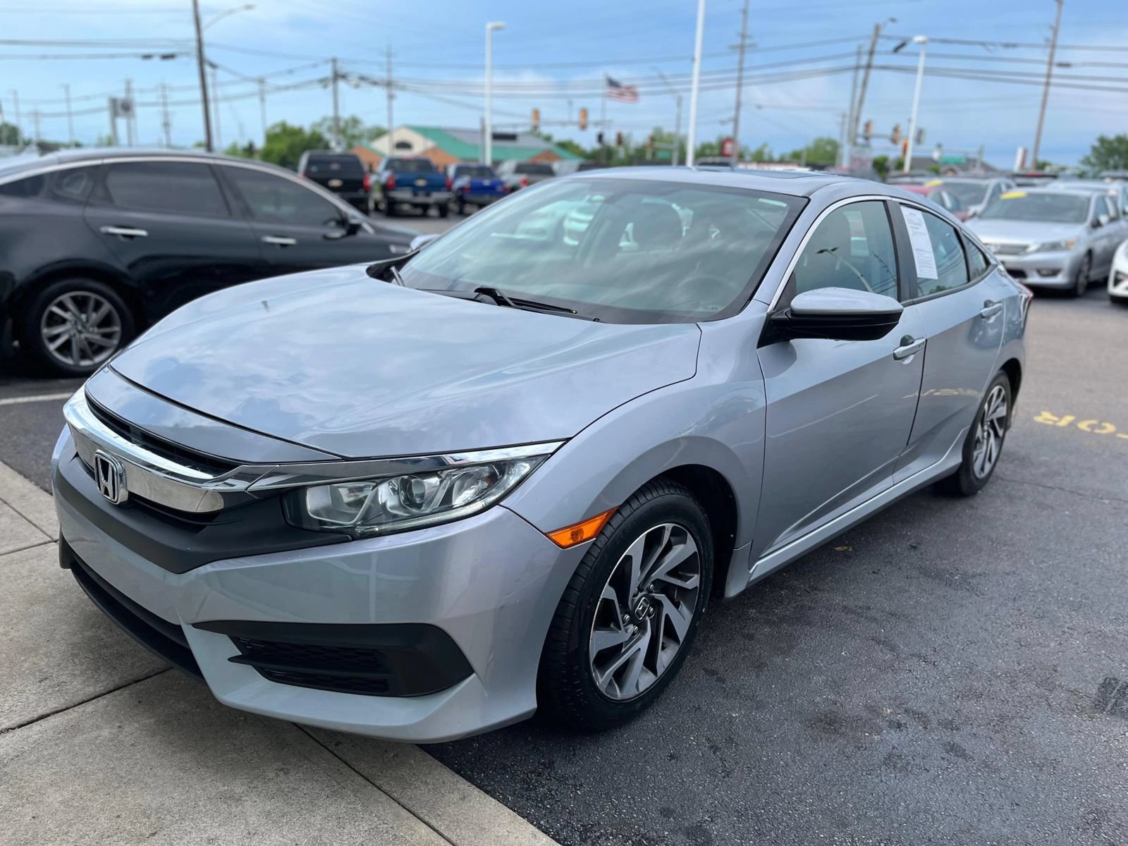 Used 2018 Honda Civic EX image 2