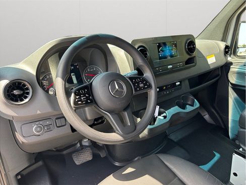 Used 2024 Mercedes-Benz Sprinter 2500 144 Cargo image 6