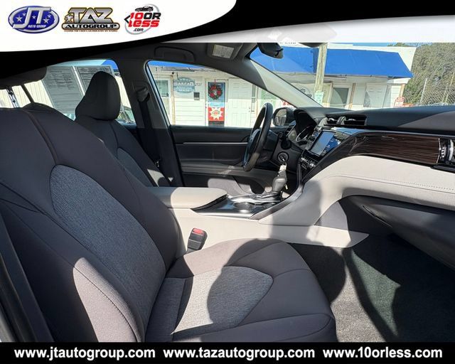 Used 2019 Toyota Camry LE FWD image 9