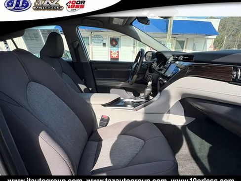 Used 2019 Toyota Camry LE FWD image 9