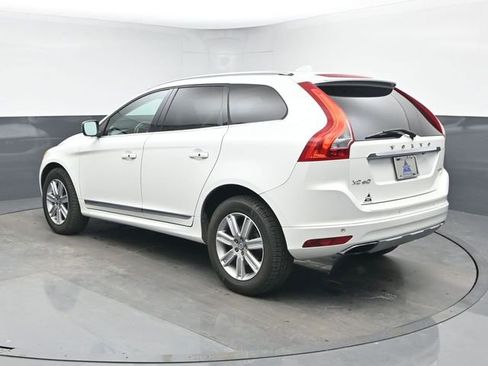 Used 2016 Volvo XC60 T6 w/ Proximity Package image 6