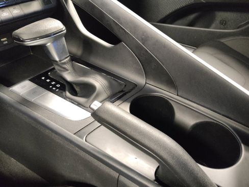 Used 2022 Hyundai Elantra SEL image 26