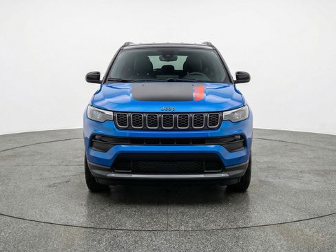 Used 2025 Jeep Compass Trailhawk image 2