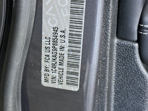 Used 2023 Jeep Grand Cherokee L Laredo AWD/4WD image 12