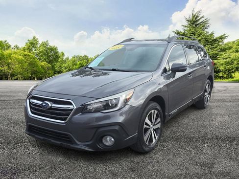 Used 2018 Subaru Outback 2.5i Limited image 3