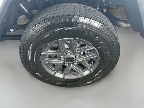 New 2025 Jeep Gladiator Sport image 16