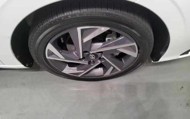 Used 2025 Hyundai Elantra SEL FWD image 36