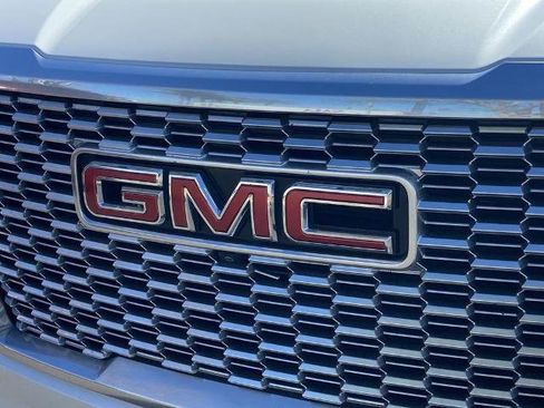 Used 2022 GMC Yukon Denali w/ Denali Reserve Package image 28