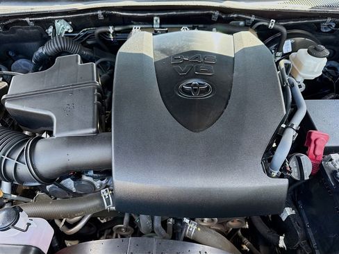 Used 2022 Toyota Tacoma SR5 w/ Technology Package AWD/4WD image 30