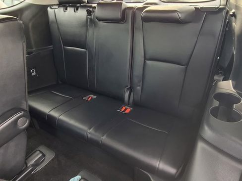 Used 2023 Toyota Highlander XLE image 18