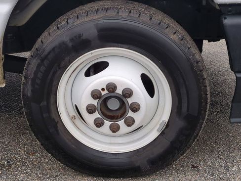 Used 2023 Ford E-350 and Econoline 350 Super Duty w/ Power Windows & Locks Group image 11