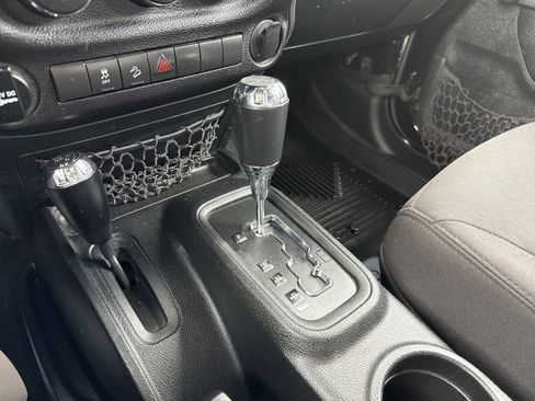 Used 2017 Jeep Wrangler Unlimited Sport w/ Connectivity Group AWD/4WD image 20