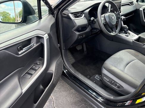 Used 2025 Toyota RAV4 XLE AWD/4WD image 20