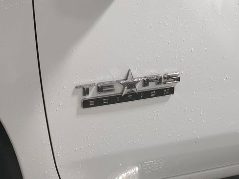 Used 2022 Chevrolet Silverado 2500 LTZ w/ LTZ Texas Edition AWD/4WD image 16