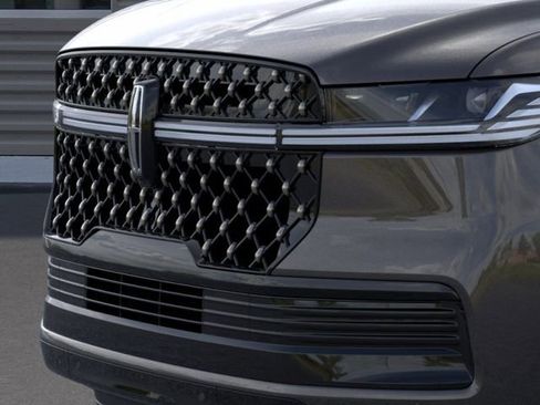 New 2026 Lincoln Navigator Black Label AWD/4WD image 17