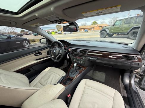 Used 2011 BMW 328i Coupe image 19