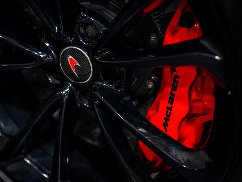 Used 2018 McLaren 570S Spider image 38