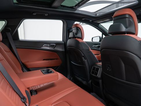 Used 2025 Kia Sportage SX Prestige image 23