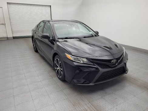 Used 2019 Toyota Camry SE FWD image 13