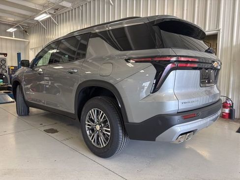 New 2026 Chevrolet Traverse LT FWD image 7
