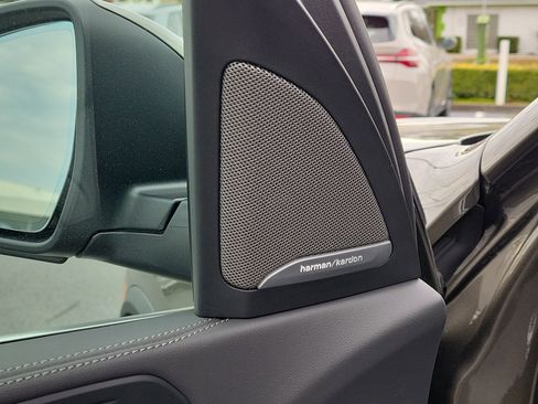 New 2026 BMW X5 xDrive40i w/ Executive Package image 17