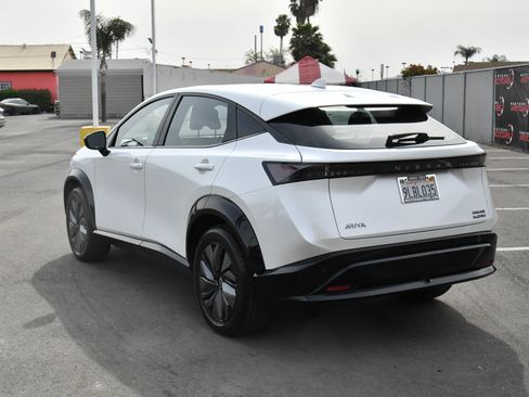 Used 2023 Nissan Ariya AWD image 6
