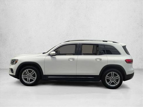 Used 2023 Mercedes-Benz GLB 250 4MATIC image 9