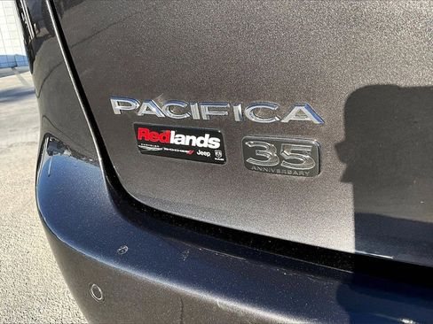 Certified 2020 Chrysler Pacifica Limited image 9