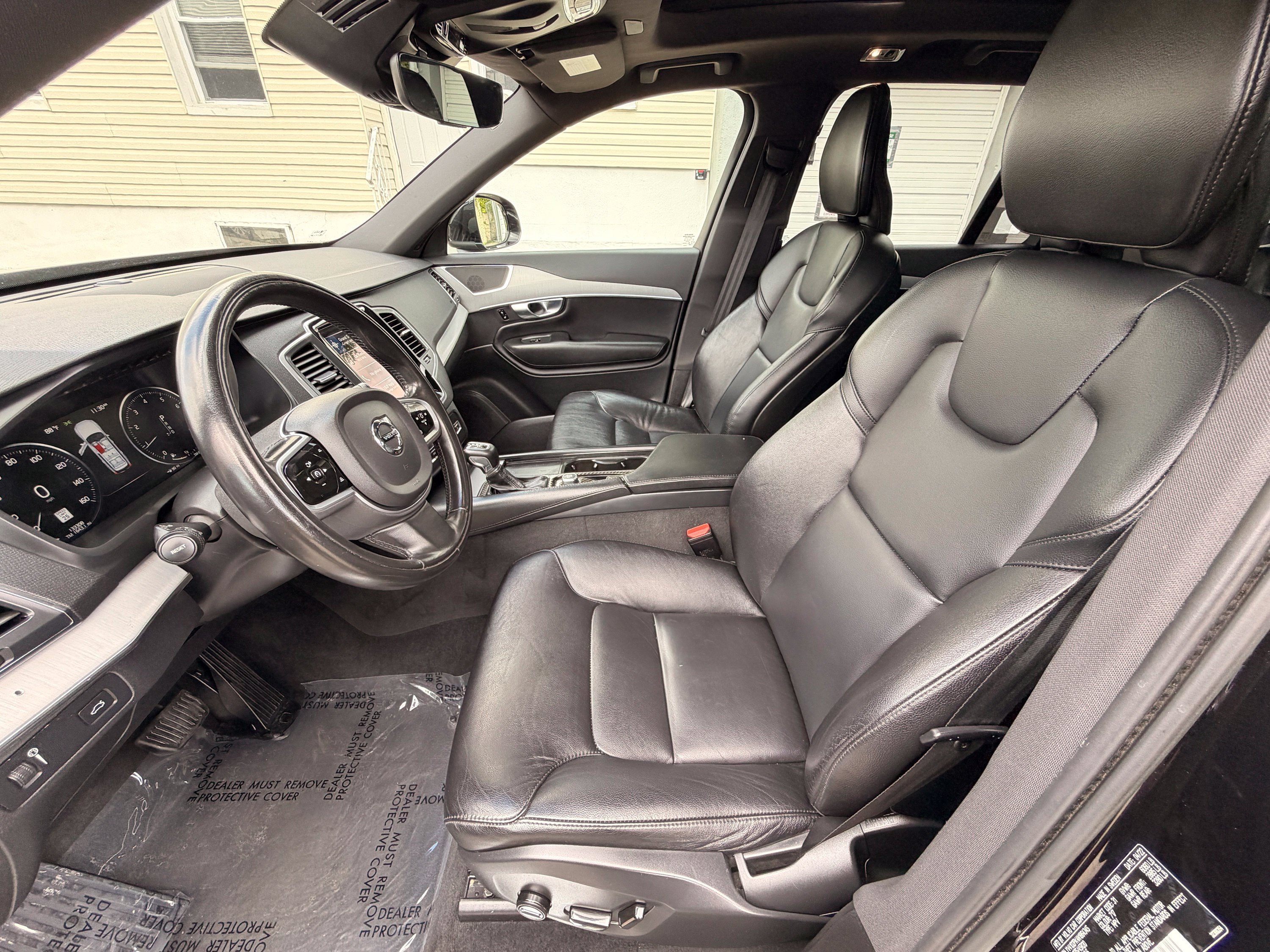 Used 2022 Volvo XC90 T5 Momentum w/ Climate Package AWD/4WD image 14