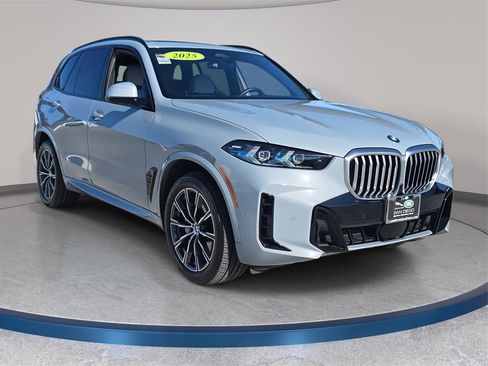 Used 2025 BMW X5 xDrive40i image 4