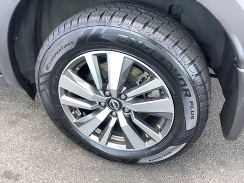 Used 2022 Nissan Pathfinder SL AWD/4WD image 7