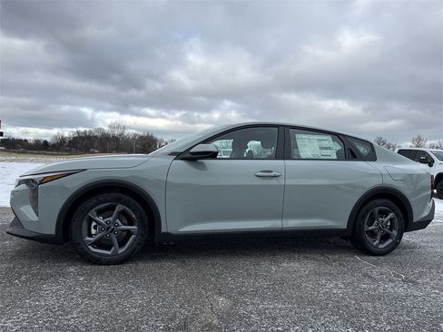 New 2025 Kia K4 LXS image 5