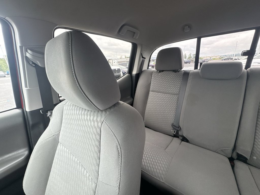 Used 2022 Toyota Tacoma SR AWD/4WD image 12