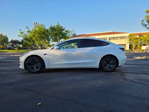 Used 2019 Tesla Model 3 Mid Range RWD image 6