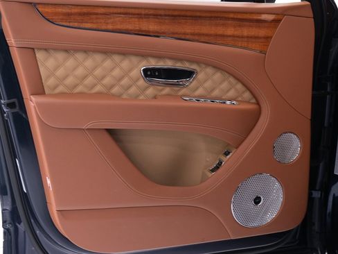 Certified 2021 Bentley Bentayga image 11