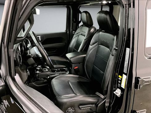 Used 2023 Jeep Wrangler Unlimited Sahara w/ Cold Weather Group AWD/4WD image 21