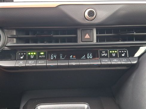 Certified 2026 Toyota Crown AWD/4WD image 15