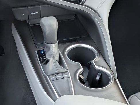 Used 2022 Toyota Camry LE image 14