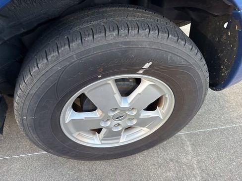 Used 2011 Ford Escape XLT w/ 201A Rapid Spec Order Code image 5