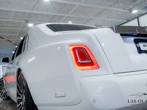 Used 2024 Rolls-Royce Phantom Sedan RWD image 63