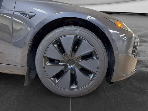 Used 2025 Tesla Model 3 Long Range AWD/4WD image 33