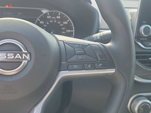 Used 2025 Nissan Altima 2.5 SV FWD image 22